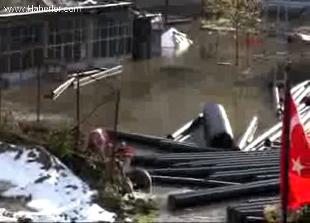 Belediyenin Asfalt Tesisini Su Bastı