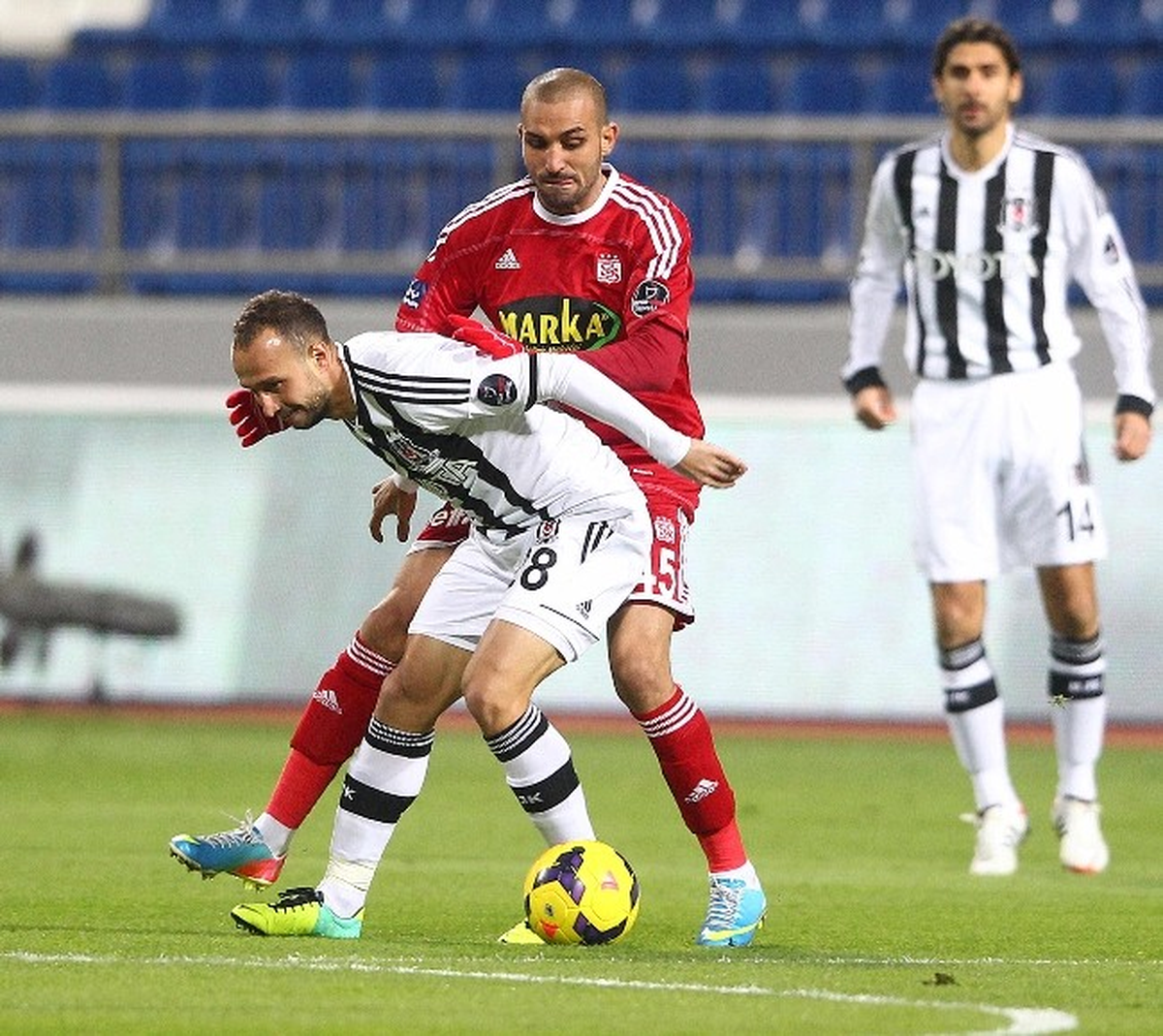 Beşiktaş - Sivasspor Maçı 1-0 Devam Ediyor