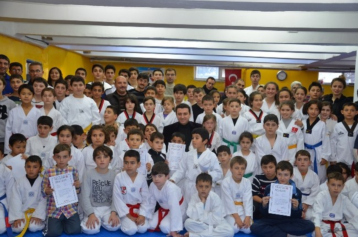 Bozüyük\'te Taekwondo Turnuvası Düzenlendi