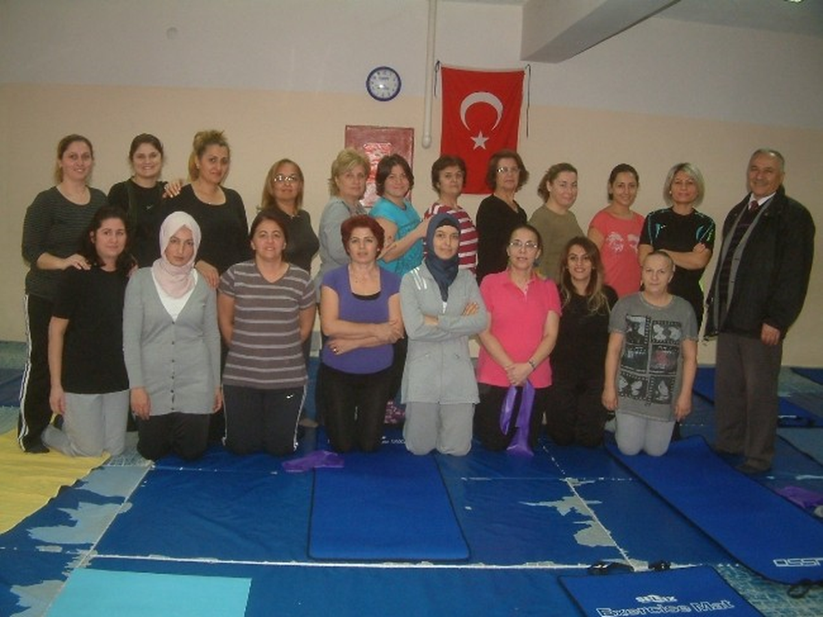 Burhaniye\'de Step ve Aerobik Kursu