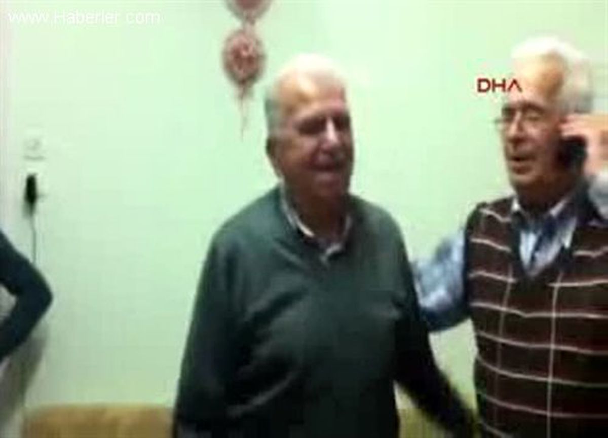 Tahliye Edilen CHP\'li Balbay\'ın Baba Evinde Sevinç Yaşanıyor