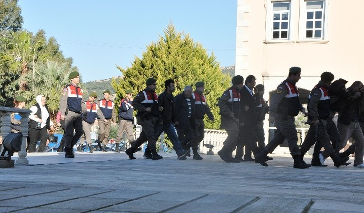 Foça'da Kredi Kartı ile Fuhuş Yaptırılan Otele Operasyon