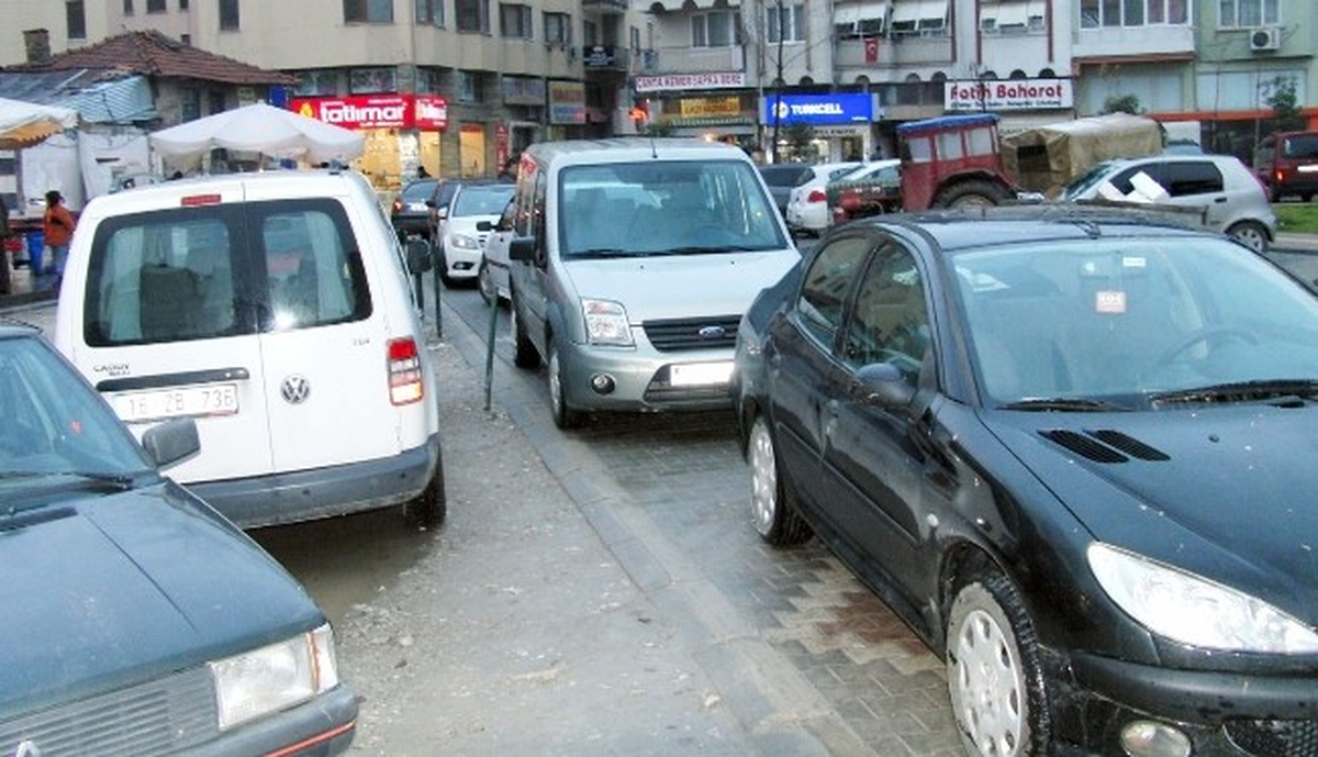 Gemlik\'te Oto Park Sıkıntısı Büyüyor