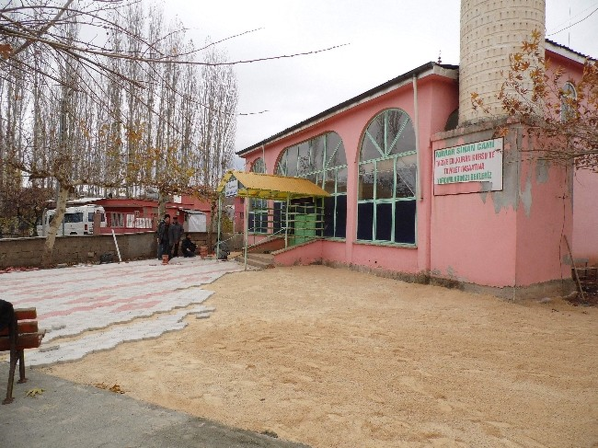 Gölbaşı Belediyesi Tarafından Camilere Bakım Yapıldı