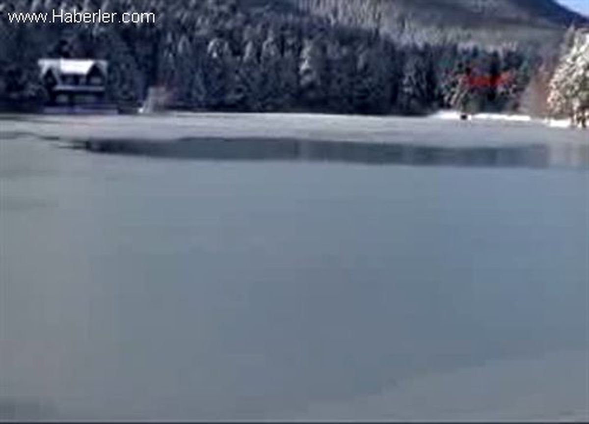 Gölcük\'te Göl Dondu