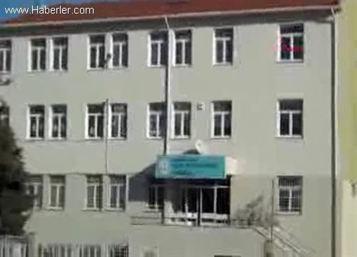 İlkokul Öğrencisi Okulda Elektrik Akımına Kapıldı,2 Gün Yoğun Bakımda Kaldı