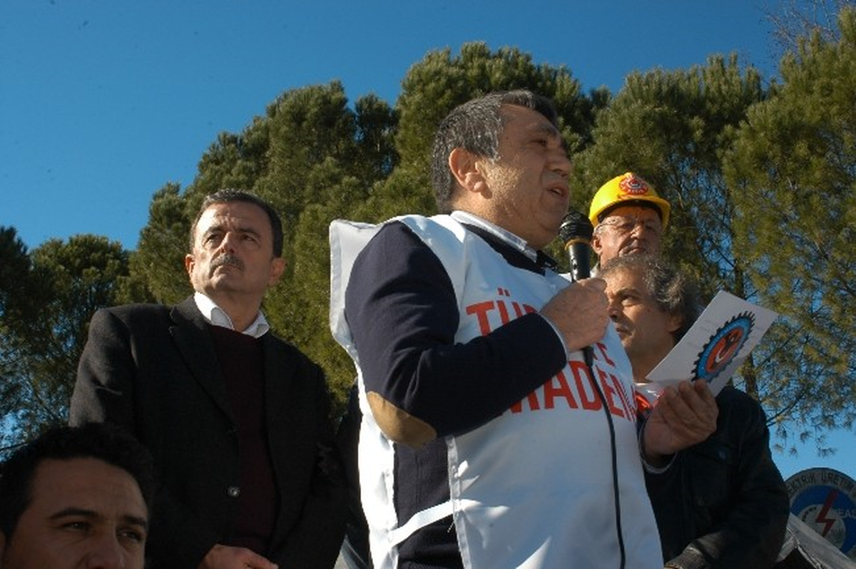 İşçiler Açlık Grevine Başladı