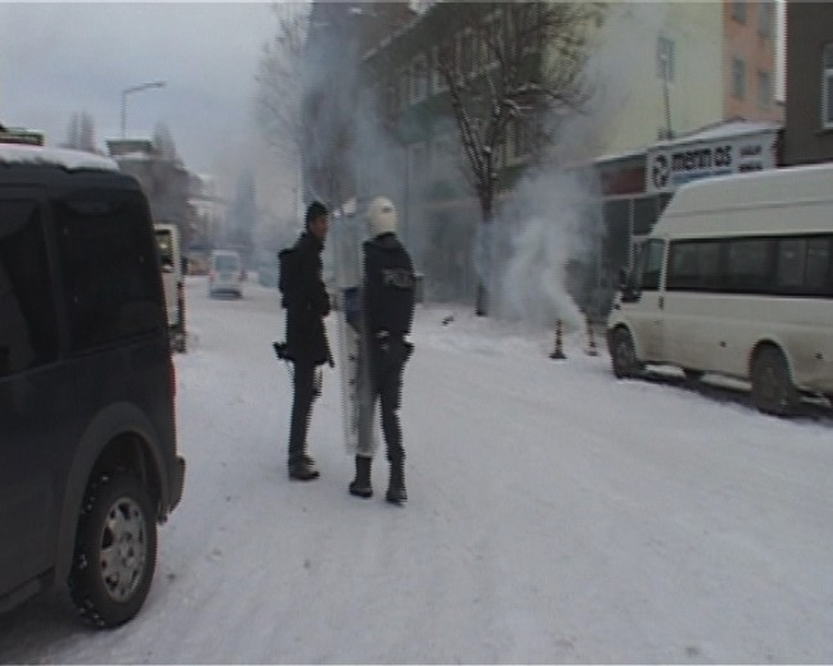 Kars\'ta Gözaltına Alınan 29 Kişiden 8 Serbest Bırakıldı