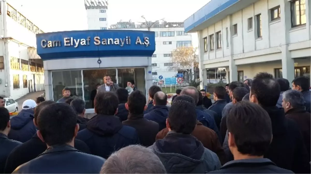 Kocaeli\'de Cam Elyaf İşçileri \'Eyleme Devam\' Dedi