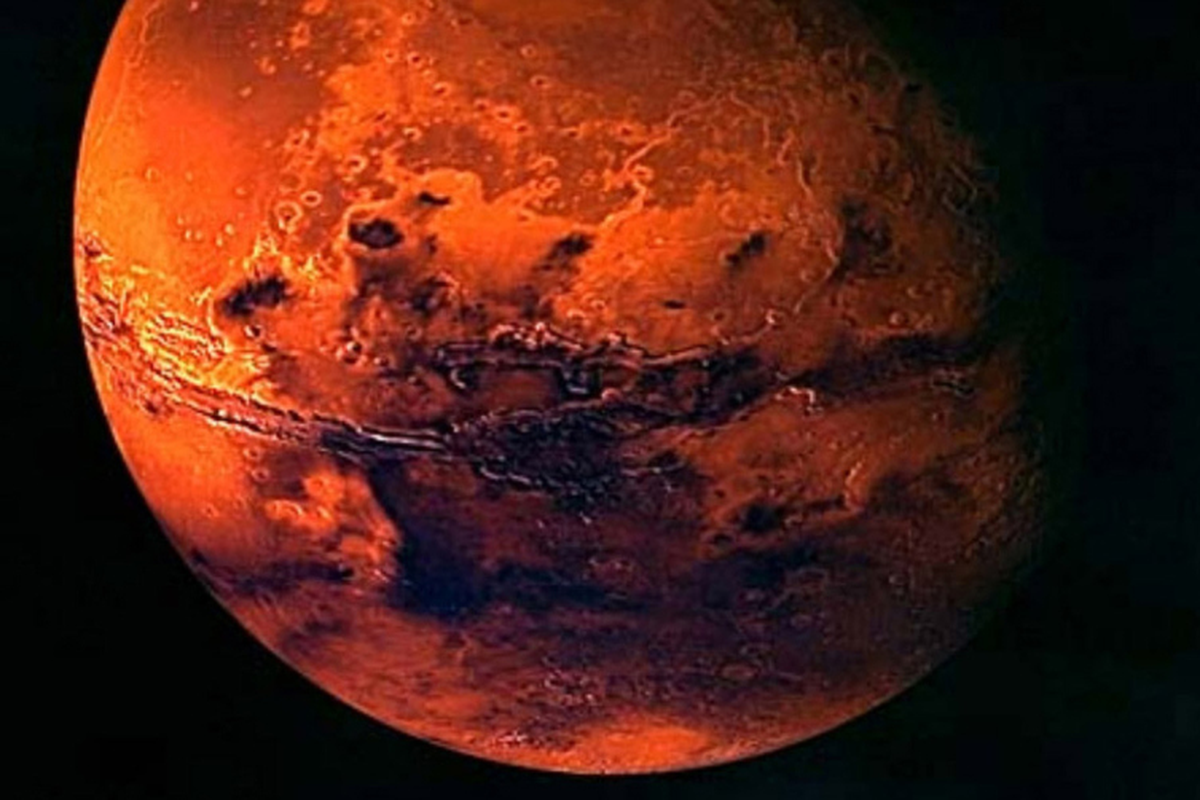 Mars\'ta Tatlı Su Gölünün İzleri Bulundu