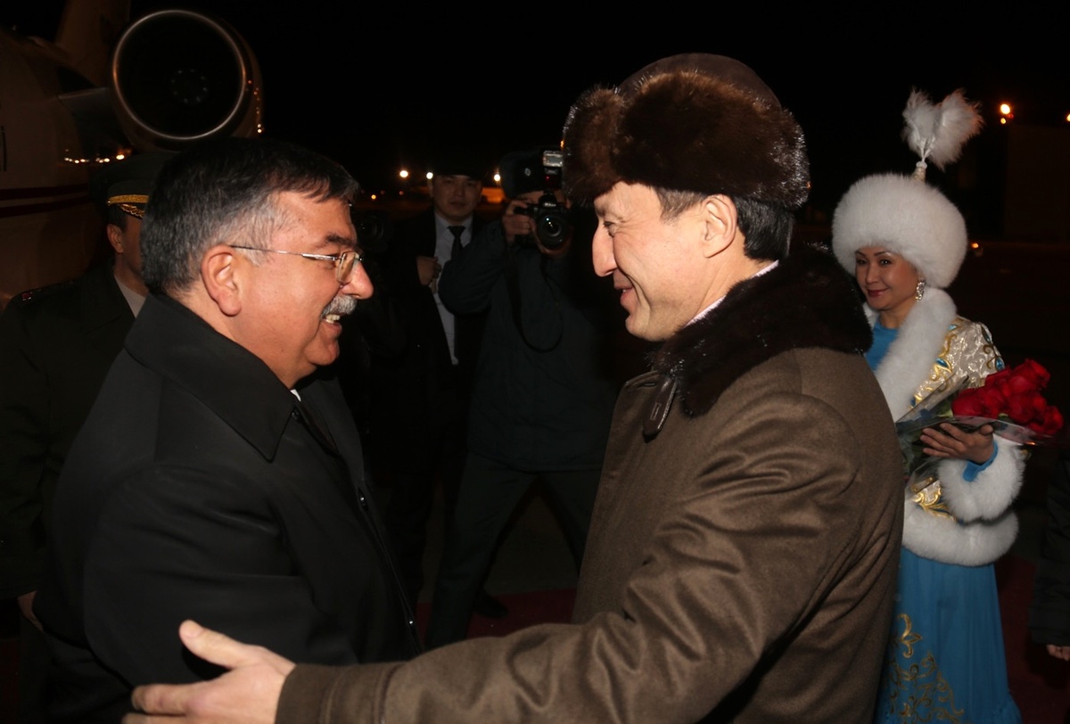 Milli Savunma Bakanı Yılmaz, Kazakistan\'da