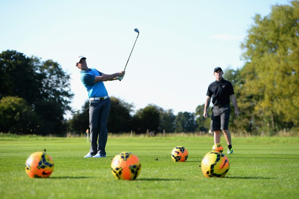 Wayne Rooney Nike\'la Golfe Başladı