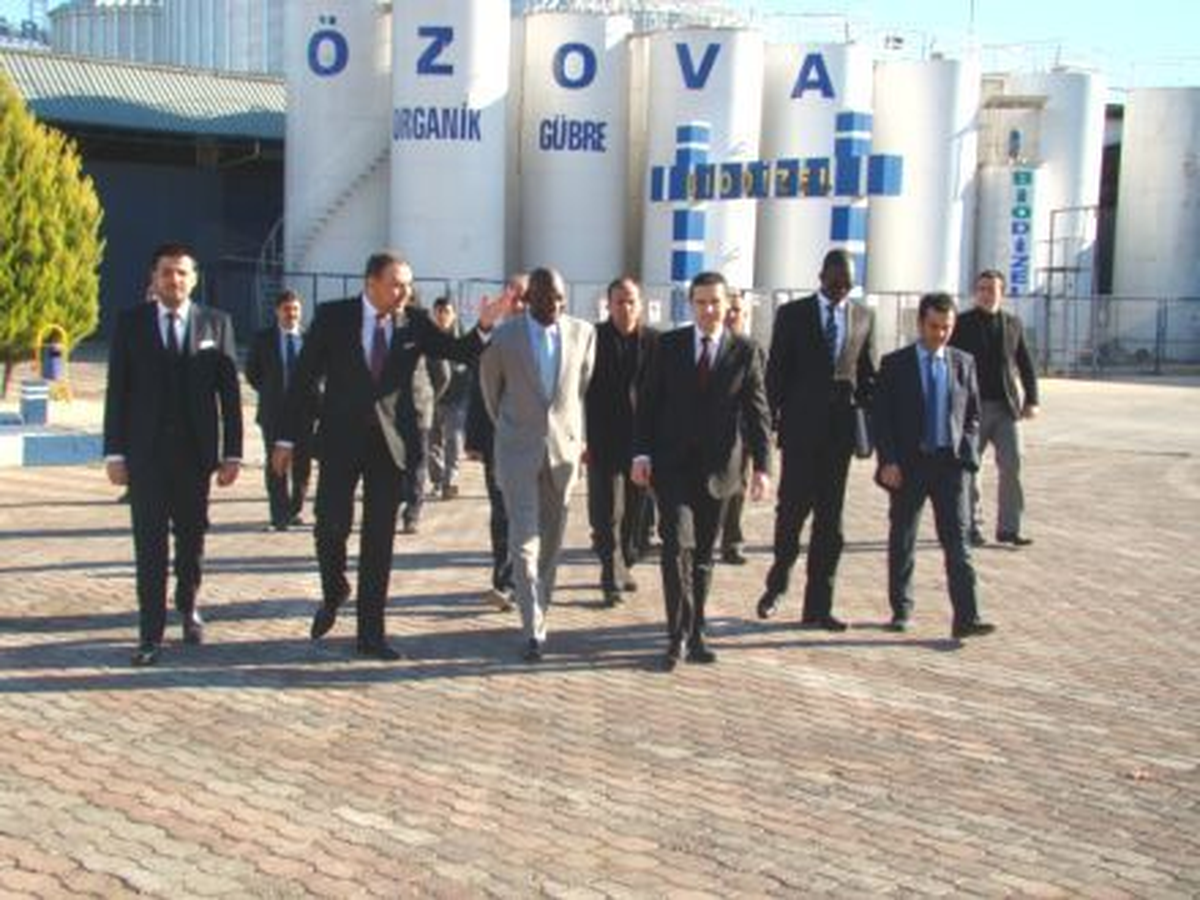 Senegal Büyükelçisi Mbacke Özova Group\'u Ziyaret Etti