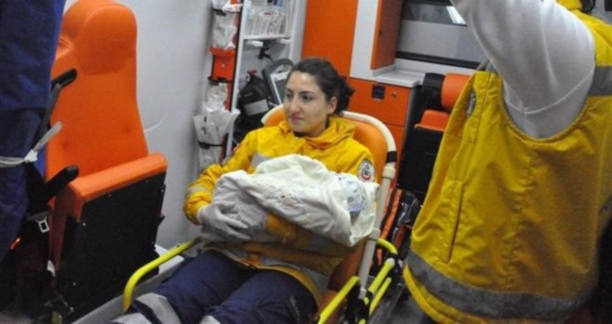 Şüpheli Çantadan Bebek Çıktı