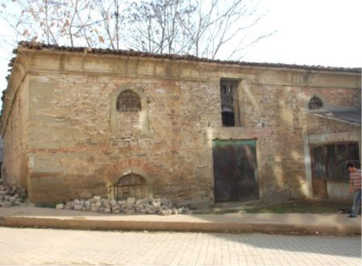 Tarihe Kilise Restorasyon İçin Belediyeye Devredildi