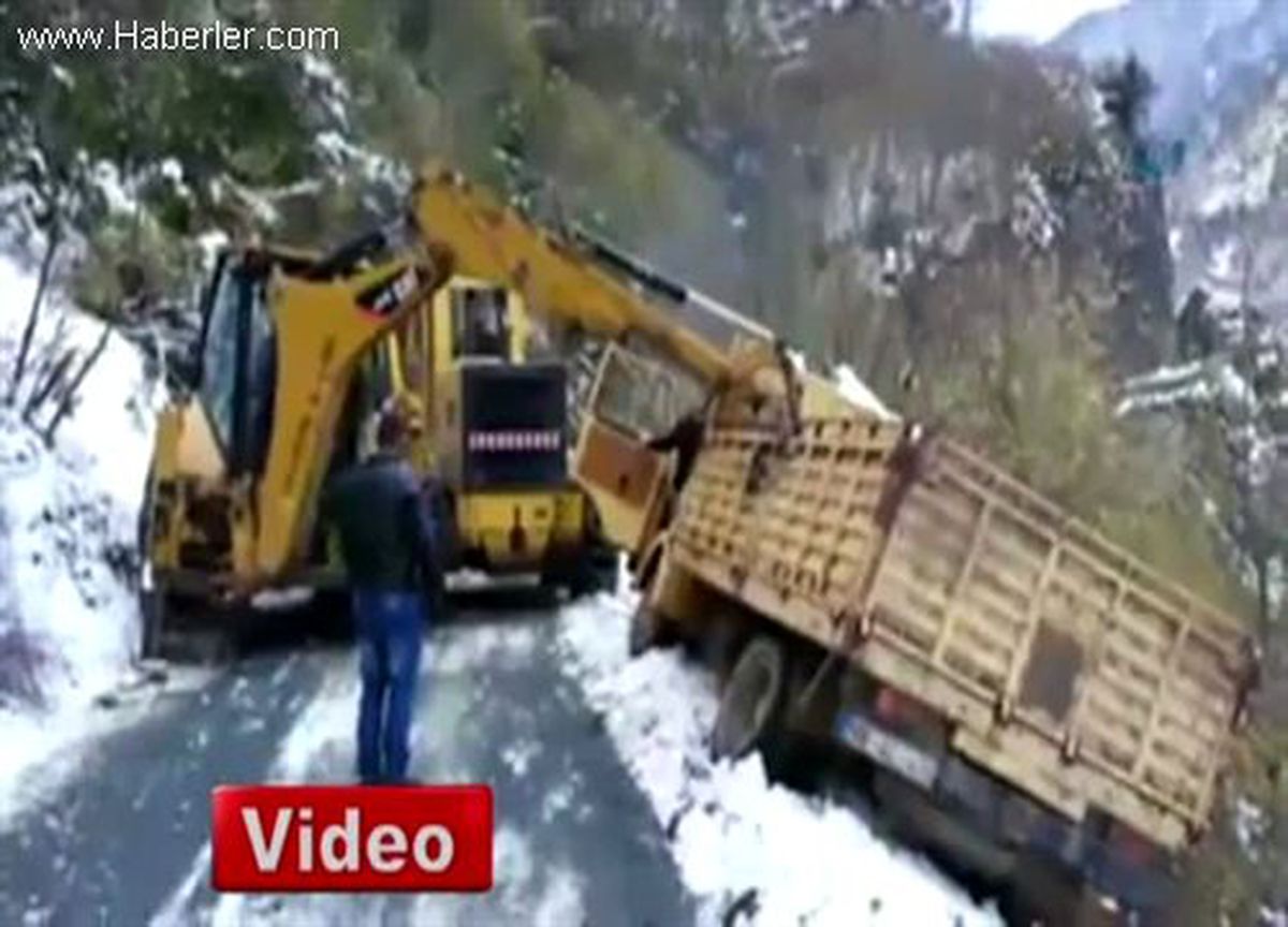 Uçuruma Yuvarlanmaktan Son Anda Kurtarıldı