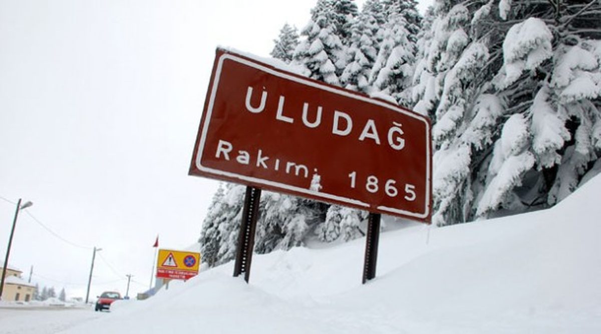 Uludağ\'da Kar Kalınlığı 20 Santimetre Olarak Ölçüldü