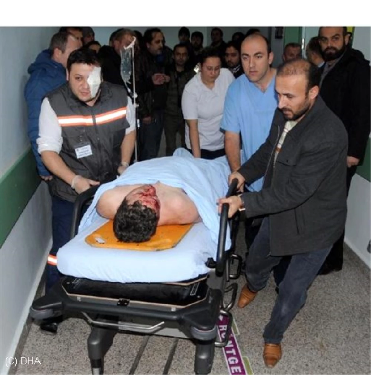 Samsun\'da Uygulama Yapan Polise Kamyon Çarptı