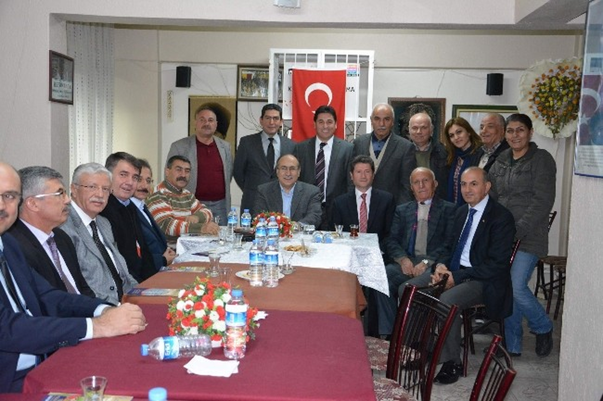 Vali Savaş Hafsa Sultan Mahallesi\'nde Vatandaşla Buluştu