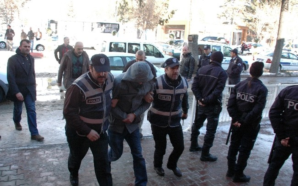 Yakın Arkadaşını Yanlışlıkla Öldürmüş