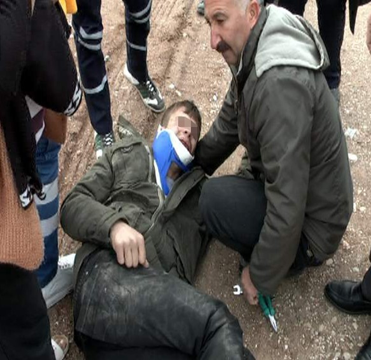 17 Yaşındaki Sürücü Kaza Yaptı: 3 Yaralı