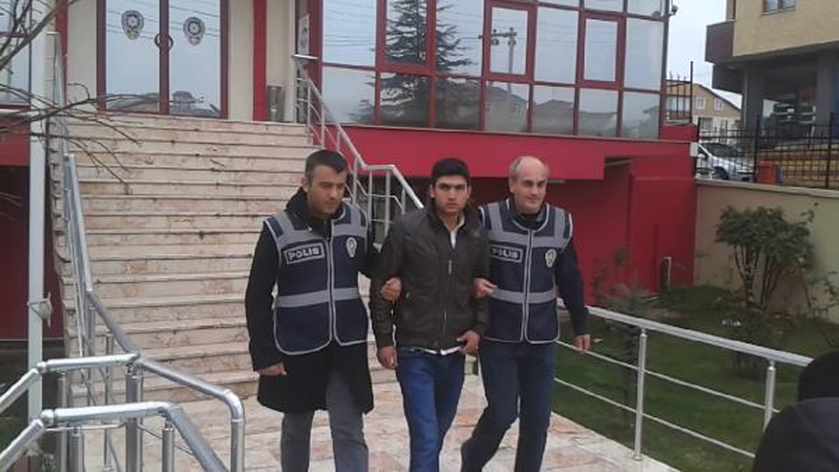 Ablasına Boşanma Davası Açan Eniştesini Tabancayla Yaraladı