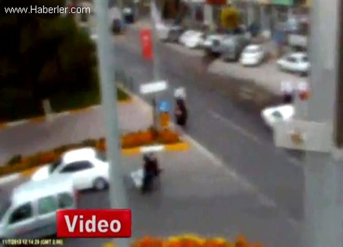 Adıyaman\'da Trafik Kazaları Mobese Kameralarına Yansıdı