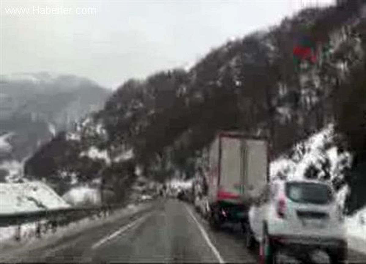 Ankara Yolunu 1 Saat Ulaşıma Kapattı