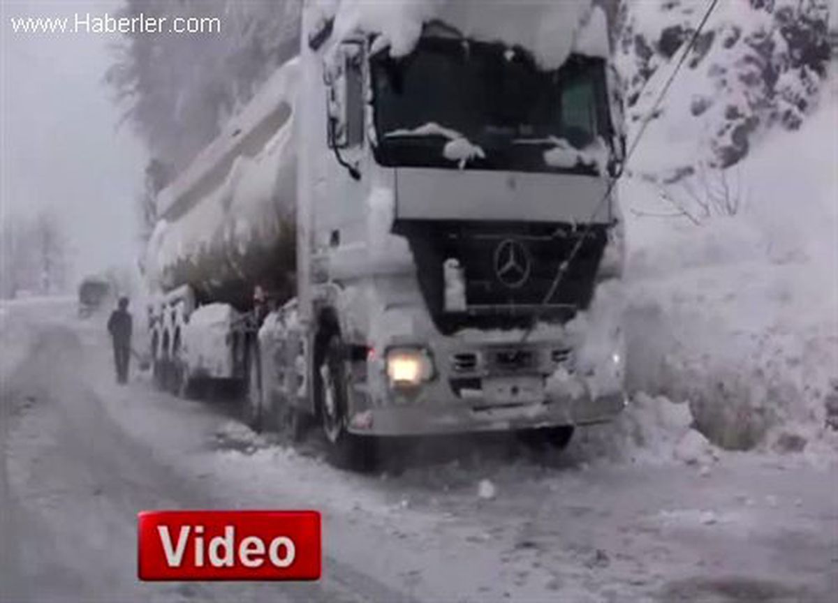 Artvin\'de Kış Çetin Geçiyor