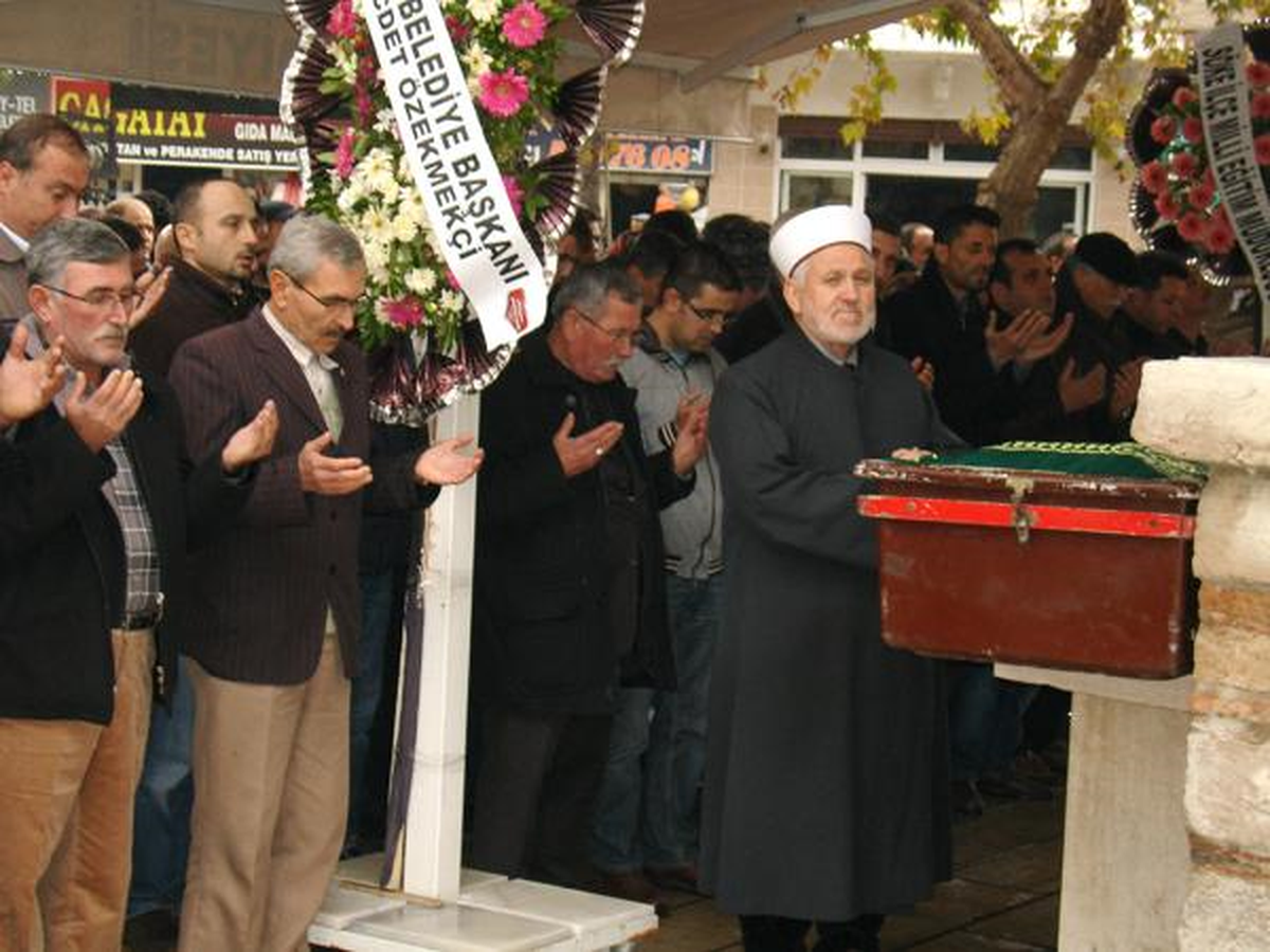 Baba Acısına Dayanamayan Küçük Baran Kendini Astı (2)