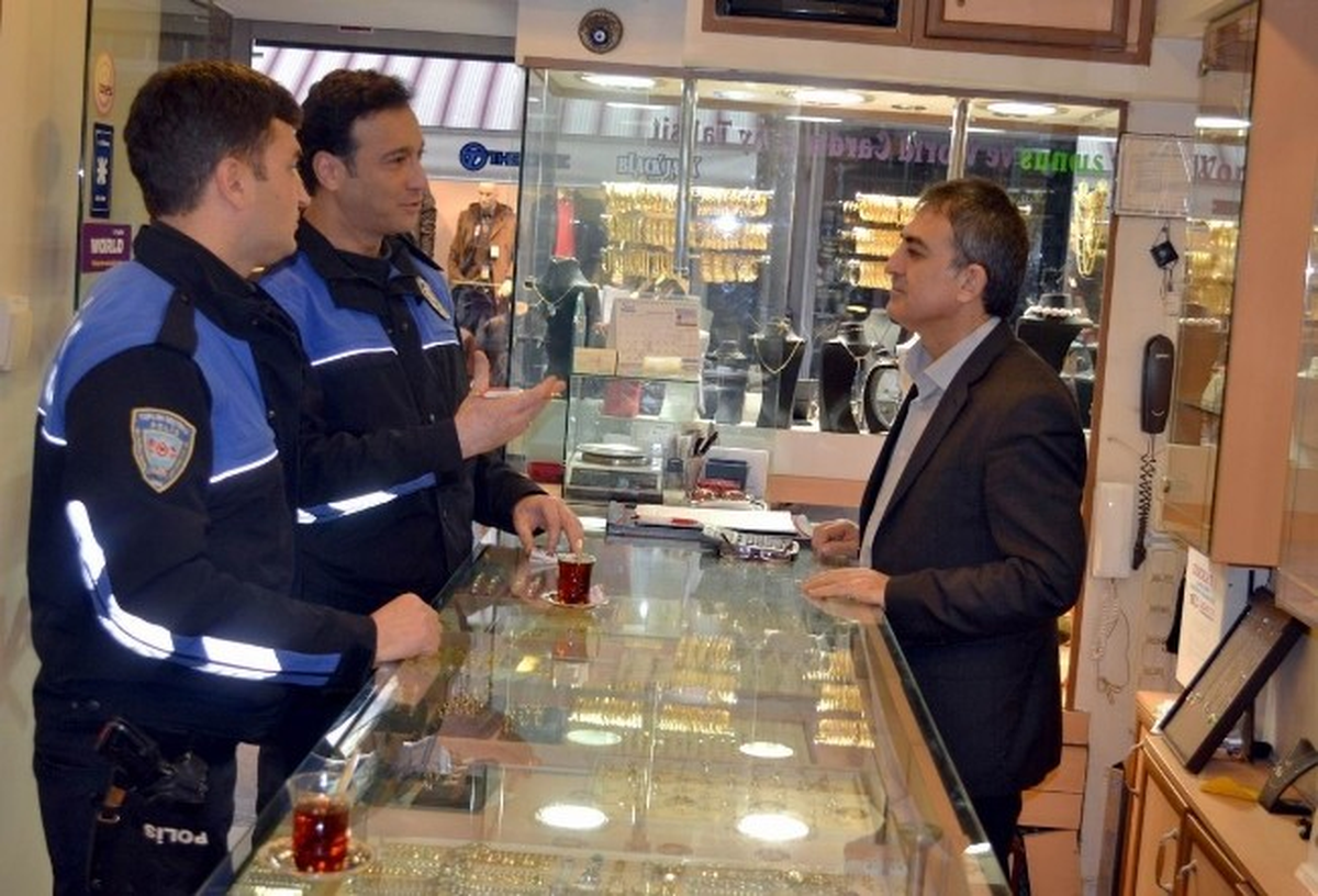 Polis, Kuyumcuları Soygunculara Karşı Bilgilendirildi