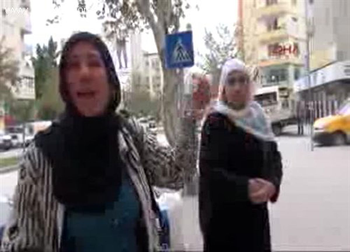 Bankadan Para Çeken Kadınların Elini Öpüp Paralarını Çaldı