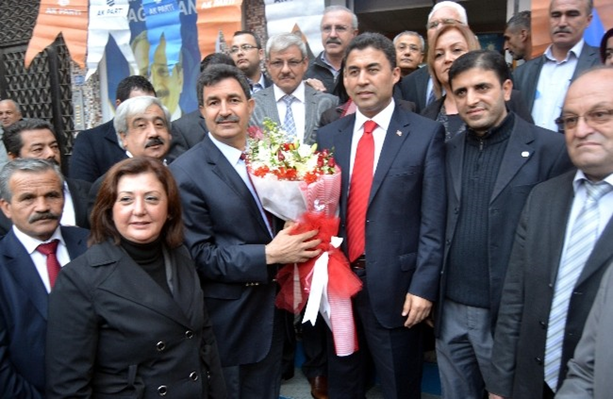 Sever\'den AK Parti Toroslar İlçe Teşkilatına Ziyaret
