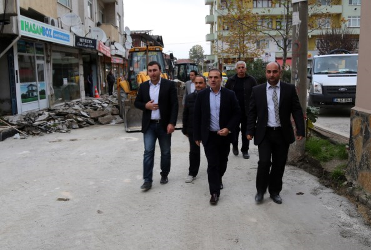 Başkan Uslu Çarşı Merkezinde Yapılan Çalışmaları İnceledi