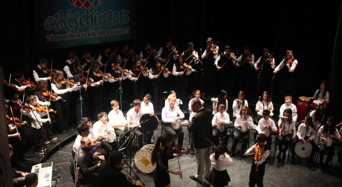 Büyükşehir Roman Orkestrası Eskişehir'i Salladı
