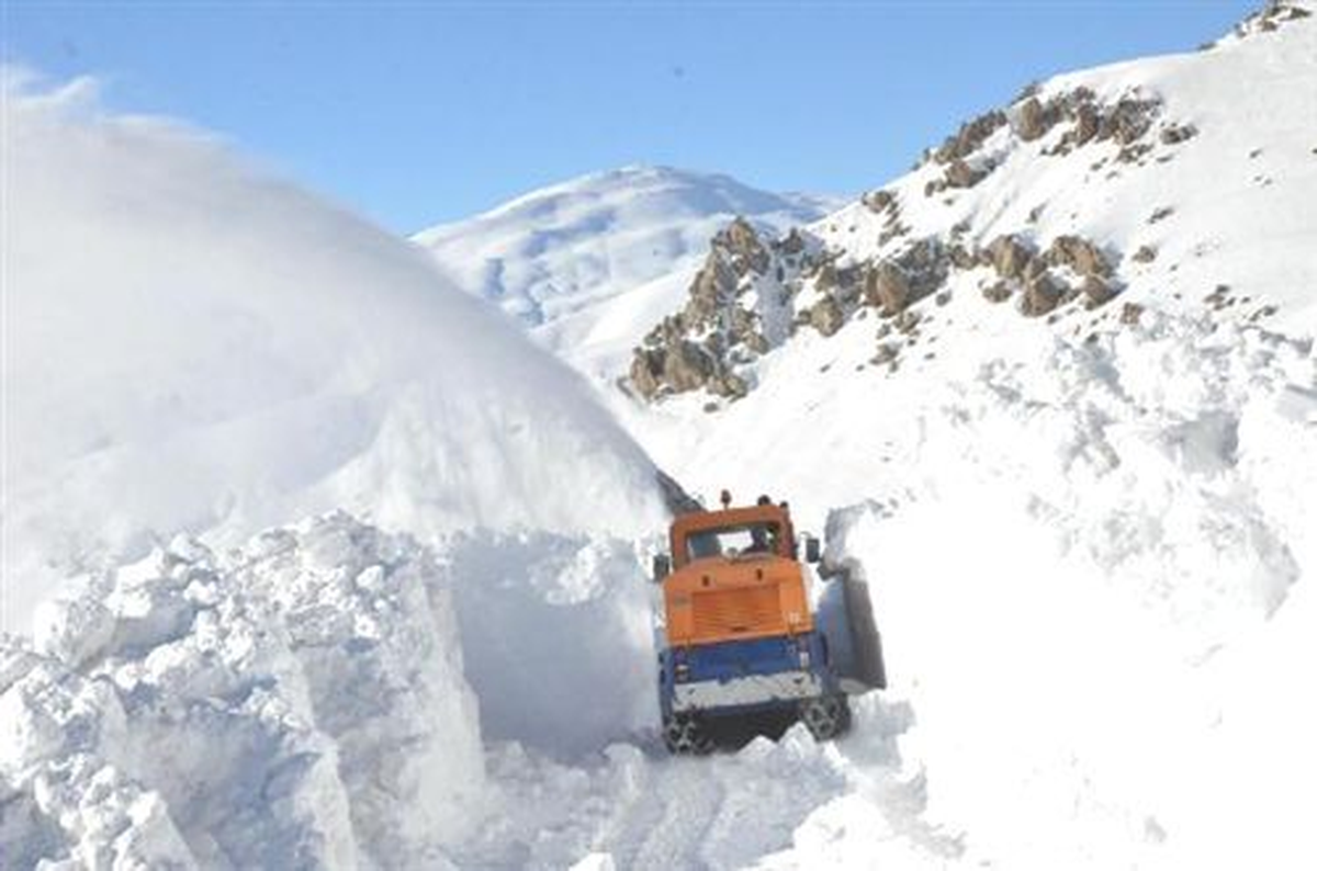 Doğu Karadeniz\'de 180 Köy Yolu Ulaşıma Kapalı