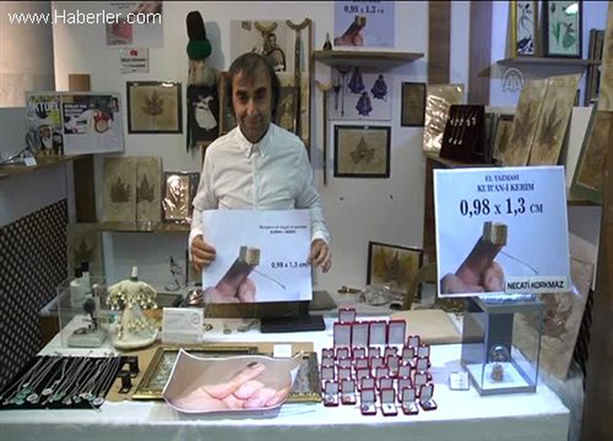 Dünyanın En Küçük Kur\'an-ı Kerim\'ini Yazdı