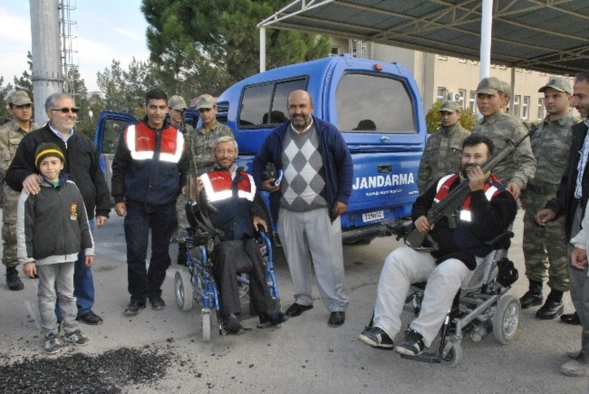 Engelliler Derneği, Jandarmayı Ziyaret Etti