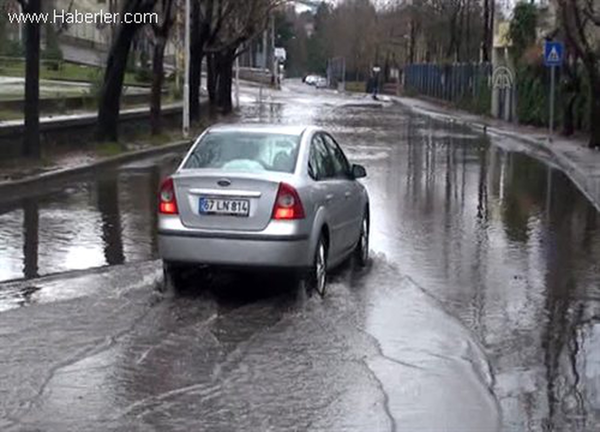 Ereğli\'de fırtına ve sağanak