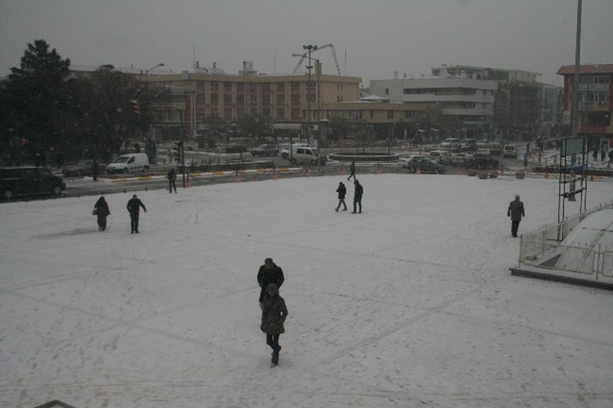 Erzincan Beyaza Büründü