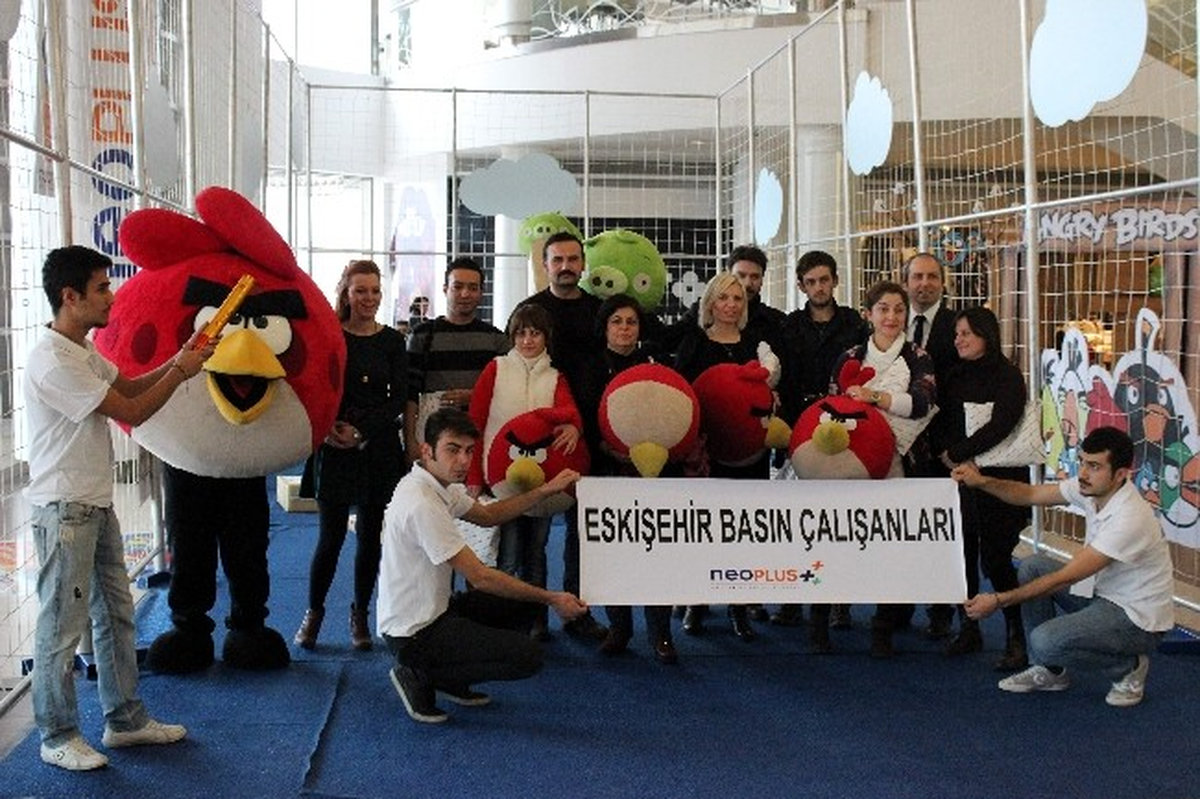 Eskişehir Basını Neoplus\'ta Angry Bırds ile Eğlendi