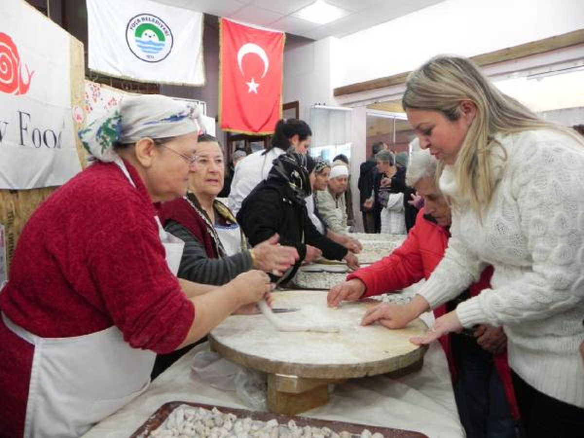 Foça\'da Çekme Makarna Nostaljisi