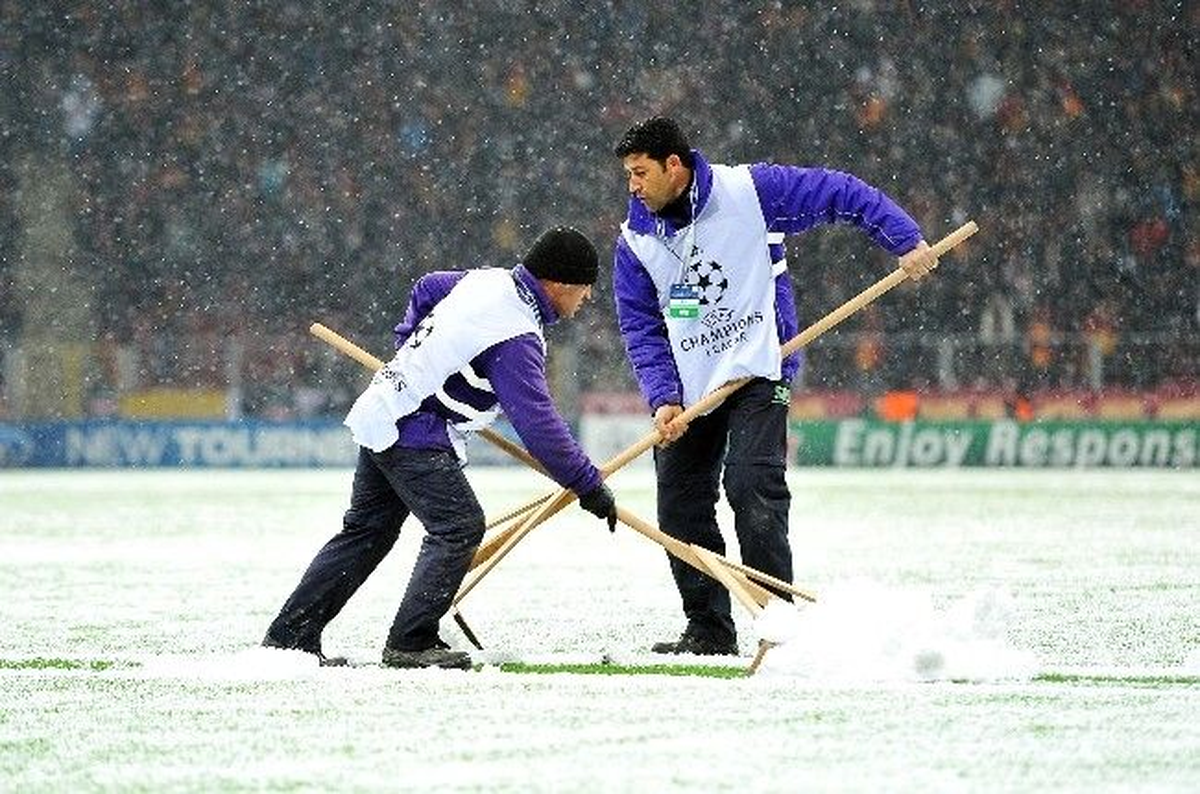 Galatasaray - Juventus Maçı Kar Yağışı Sebebiyle Ertelendi