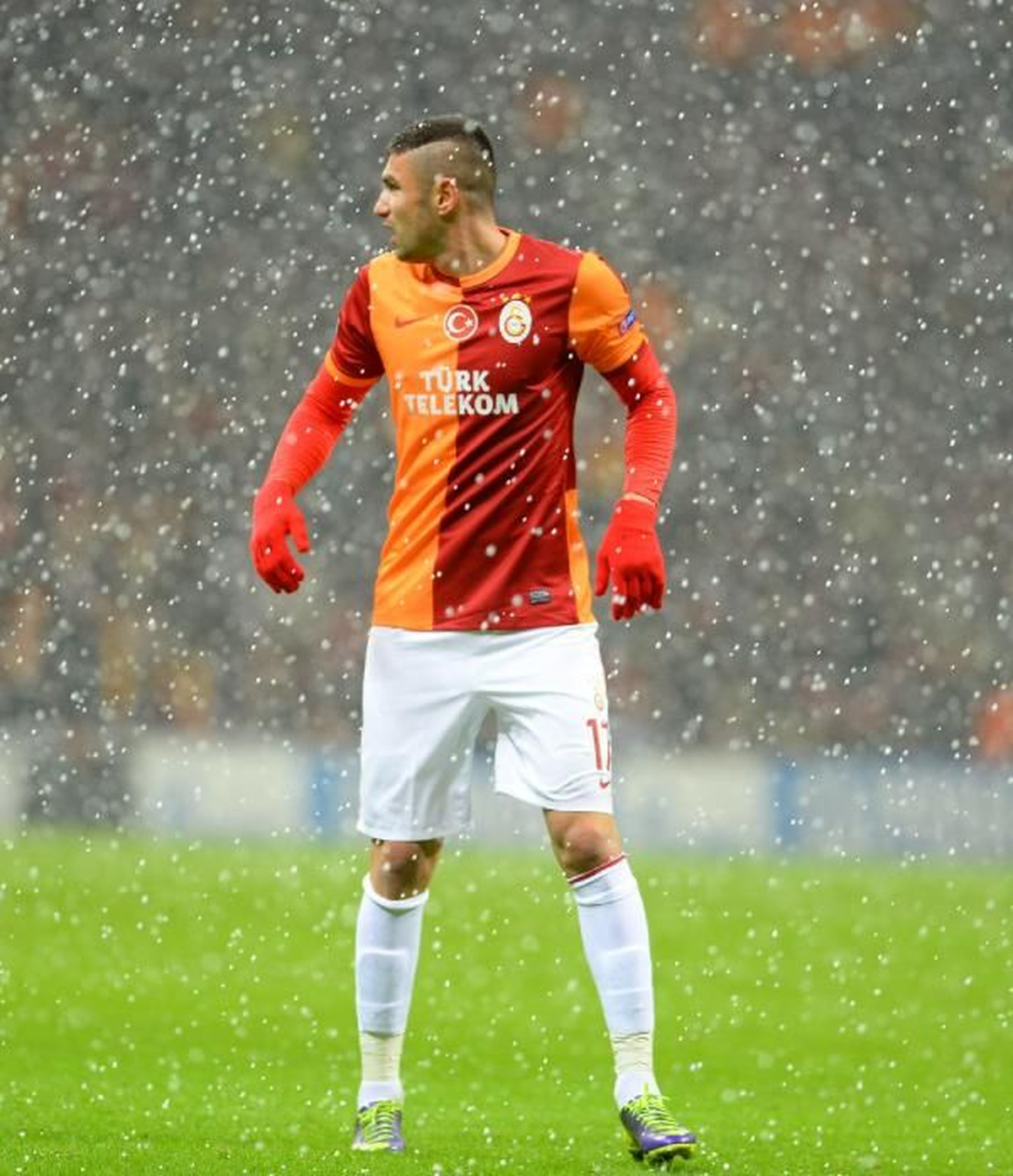 Galatasaray-Juventus Maçına Kar Yağışı Nedeniyle Ara Verildi