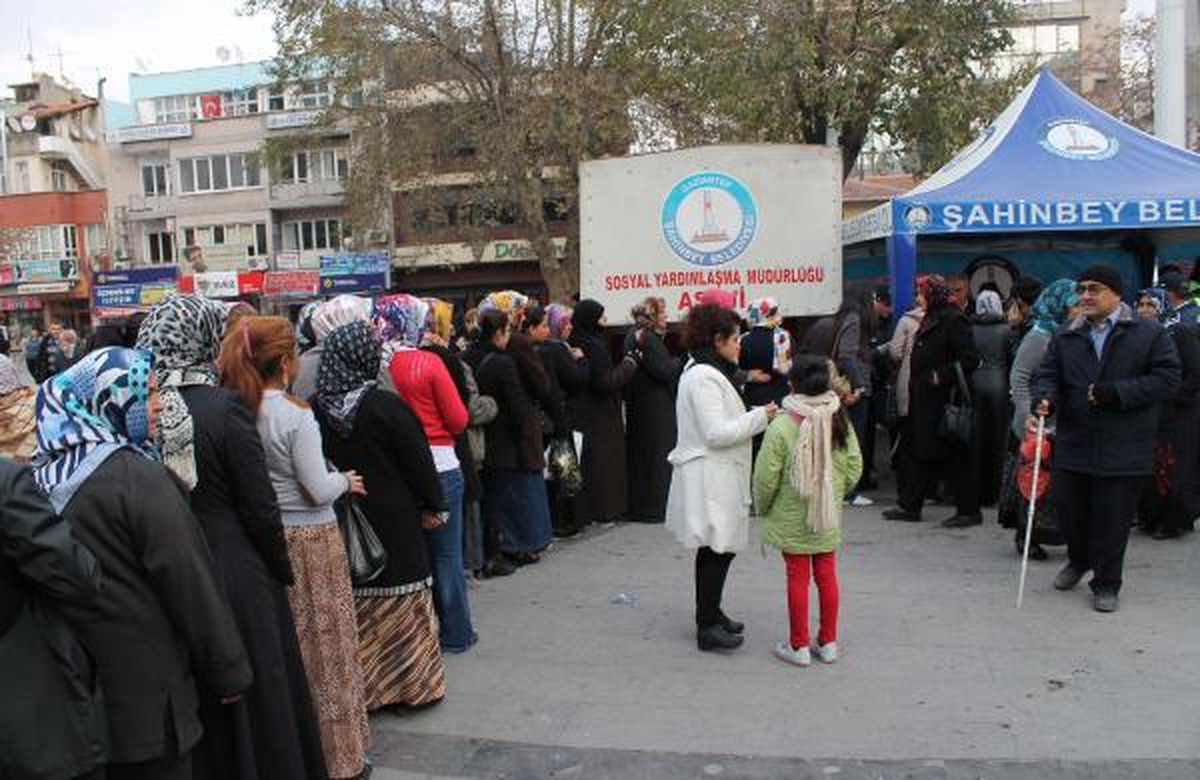 Gaziantep\'te 2 Bin Kişiye Aşure İkram Edildi