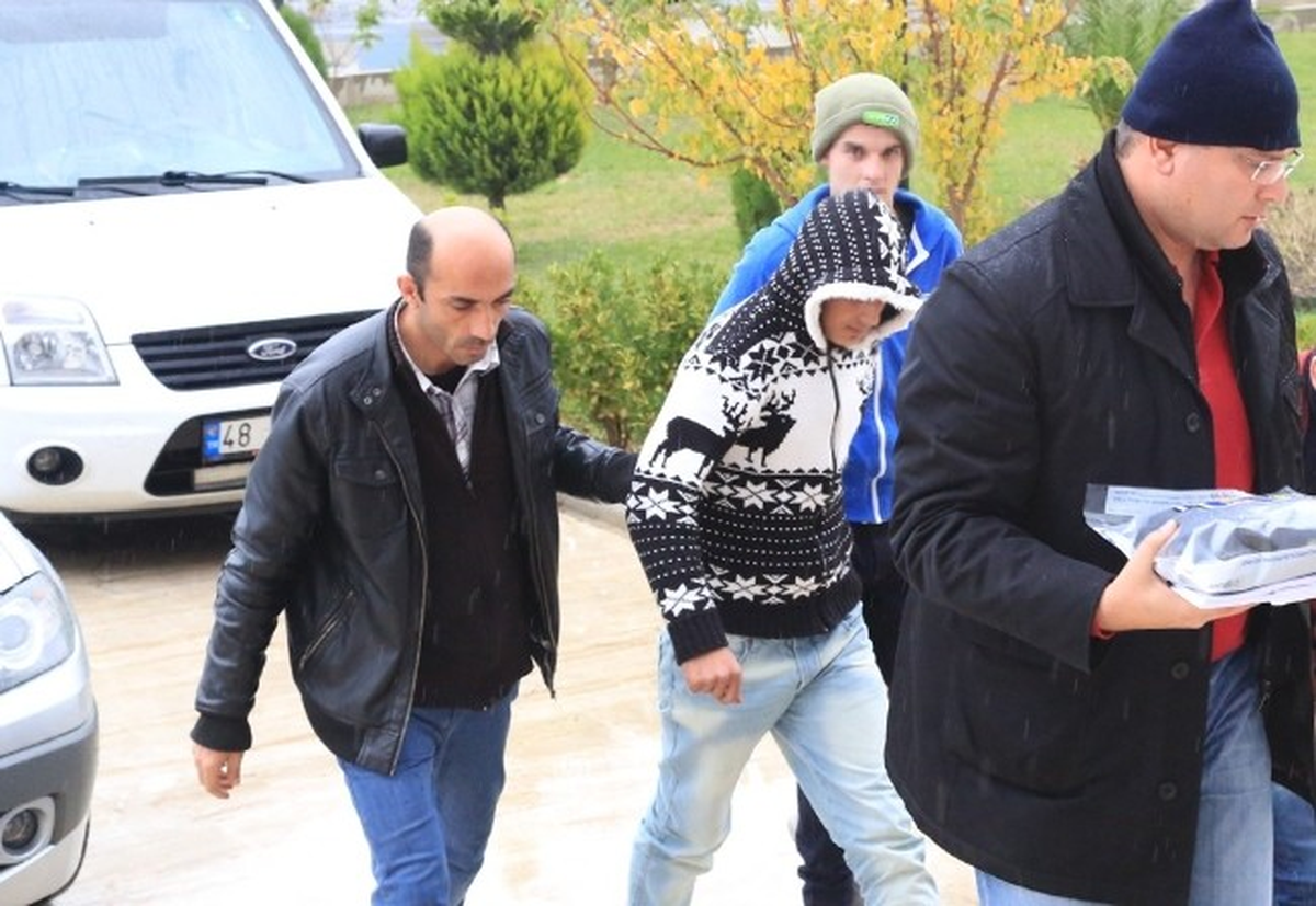 Hırsızlar Aynı Dükkana Girince Yakalandı