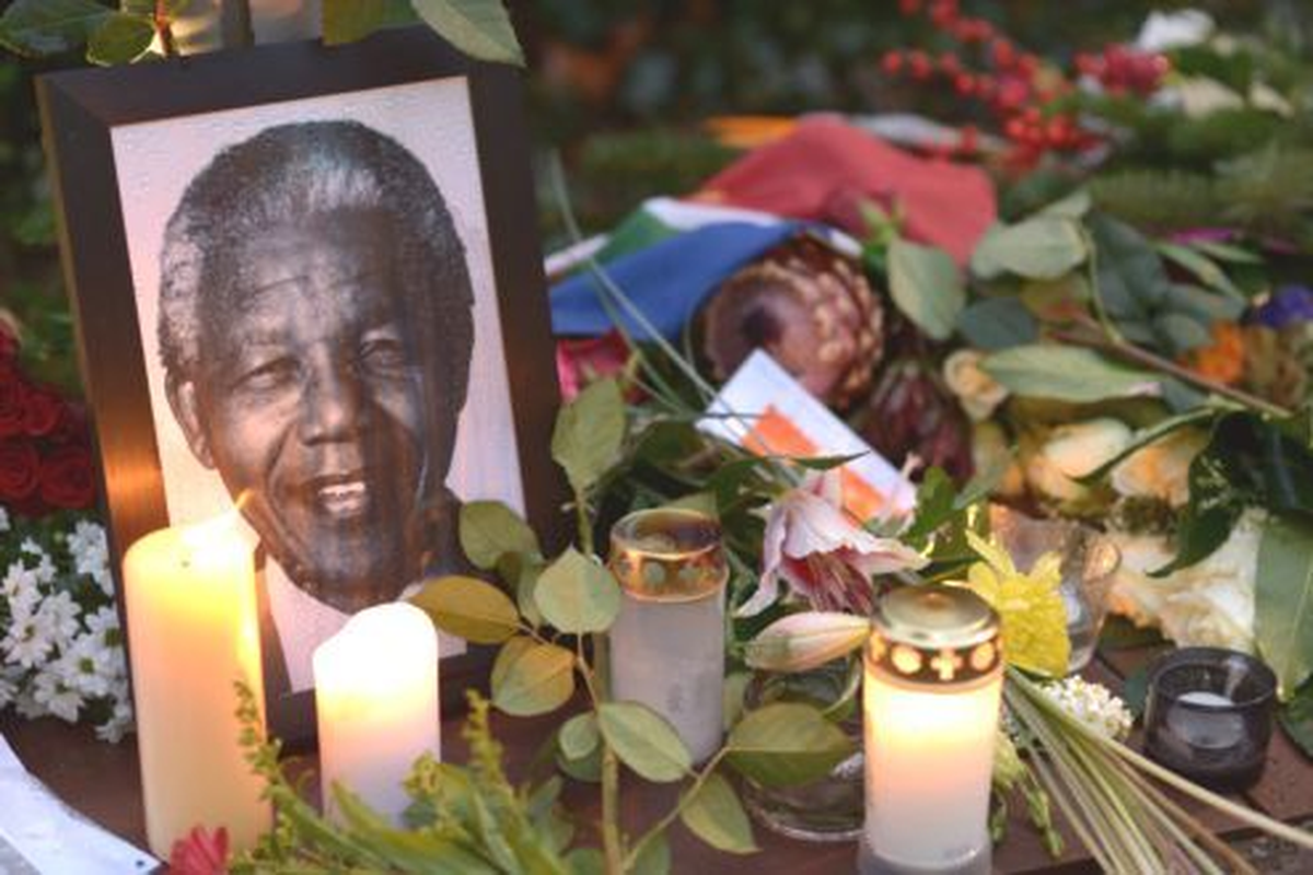 Hollanda\'da Mandela İçin Tören Düzenlendi