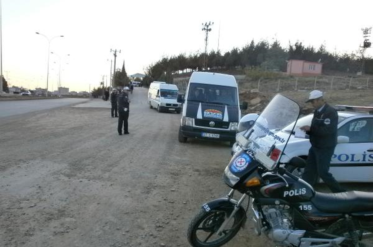 İslahiye\'de Okul Servislerine Polis Denetimi