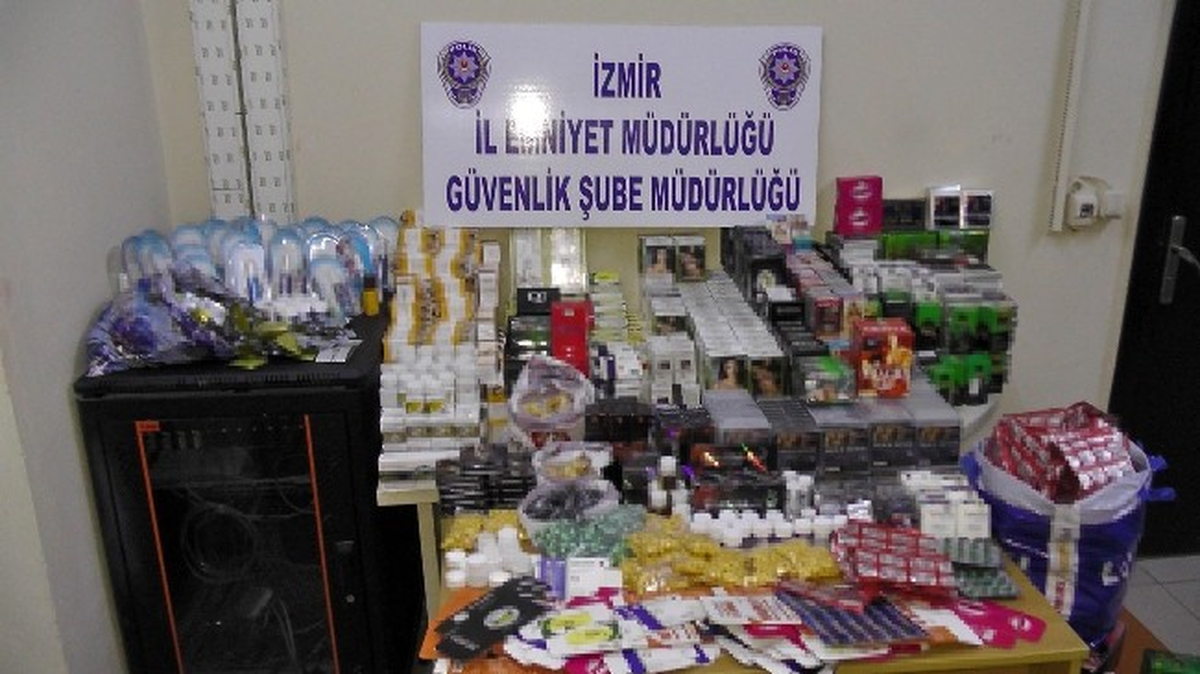 İzmir Emniyeti 200 Bin Lira Değerinde Bozuk İlaç Ele Geçirdi