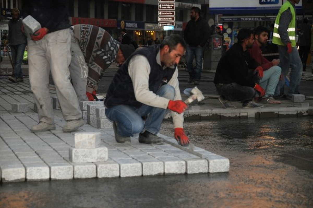 Karagöz Caddesi Yenilenen Yüzü ile Hizmete Giriyor